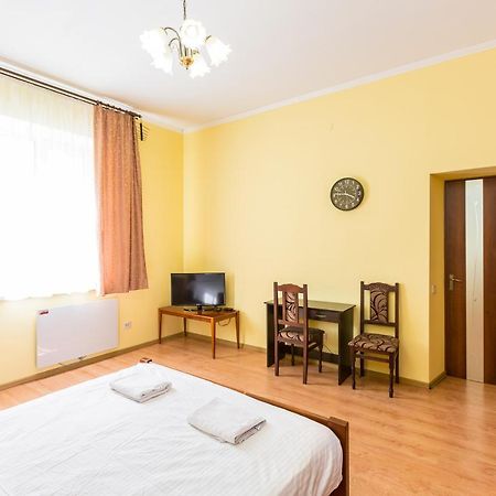 Квартира В Центрі Подобово На Вулиці Коперника 26 Біля Палацу Мистецтв Lviv Eksteriør billede