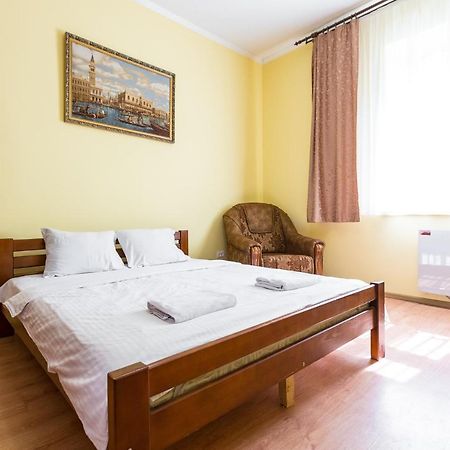Квартира В Центрі Подобово На Вулиці Коперника 26 Біля Палацу Мистецтв Lviv Eksteriør billede